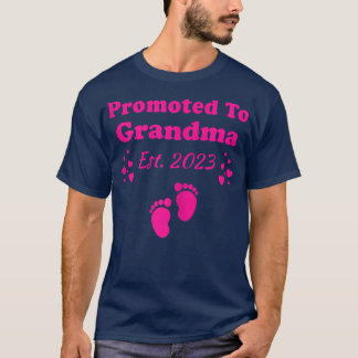 Zum Oma 2023 beworbene Frauen verkünden Schwangers T-Shirt
