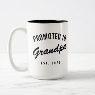 Zum Opa befördert Est. 2026 Zweifarbige Tasse