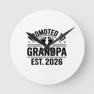 Zum Opa befördert, Gegr. 2026, Lustiger neuer Opa Runde Wanduhr