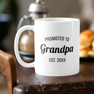 Zum Opa befördert Geschätztes Datum Personalisiert Kaffeetasse