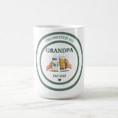 Zum Opa befördert voraussichtlich 2025 Kaffeetasse (Mittel)