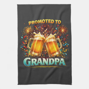 Zum zukünftigen Opa befördert Geschirrtuch