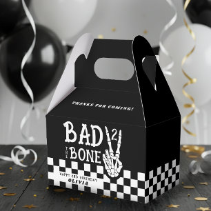 Zum zweiten Geburtstag des Skeletts 'Bad 2 the Bon Geschenkschachtel