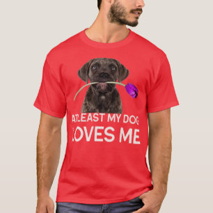 Zumindest liebt mich mein Hund T-Shirt