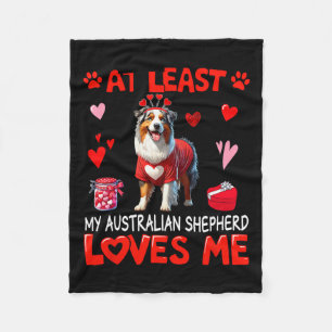 Zumindest mein australischer Schäferhund, der mich Fleecedecke
