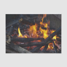 Zünden Sie die Flammen an Seidenpapier