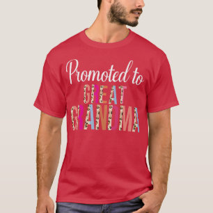 Zur Ankündigung der Großmutter-Schwangerschaft T-Shirt