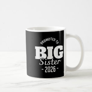 Zur großen Schwester befördert 2026, Wird geladen, Kaffeetasse