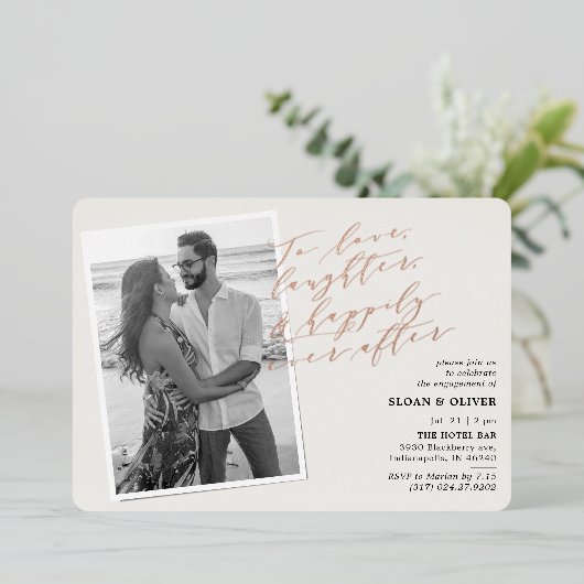 zur Liebe Lachen Zitat Foto Engagement Party Folieneinladung (Stehend vorne)