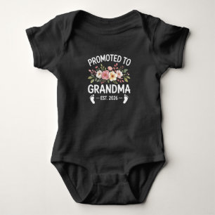 Zur Oma befördert 2026 Erste Nana Floral Baby Strampler