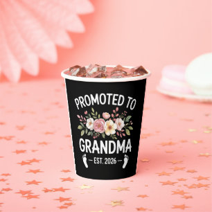 Zur Oma befördert 2026 Erste Nana Floral Pappbecher
