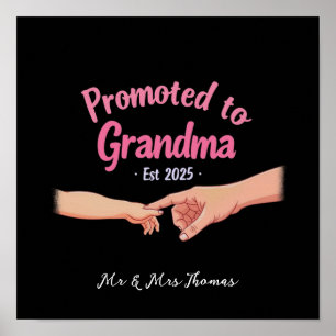 Zur Oma befördert Gegründet 2025 Ankündigung Poster