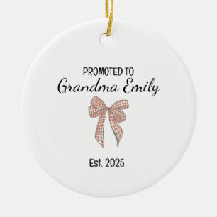Zur Oma befördert – Personalisierte Familienrolle Keramik Ornament