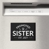 Zur Schwester befördert ca. 2027 Große Schwester I Magnet (In Situ (Geschirrspüler))