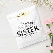 Zur Schwester befördert, vorauss. 2027 Große Schwe Geschenktütchen (Versiegelt)