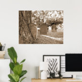 Zurück in die Natur - Grabsteine und Bäume Poster (Heimbüro)