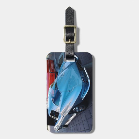 Zurück von einem klassischen Himmel-Blau Chevy Gepäckanhänger (Vorderseite vertikal)