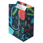 Zurück zu den blauen Vorräten der Schule Mittlere Geschenktüte (Vorderseite Schrägansicht)