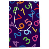 Zurück zu den Schulzahlen im lila Hintergrund Mittlere Geschenktüte (Vorderseite)