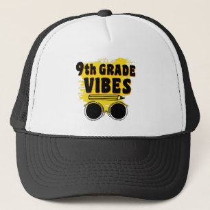 Zurück zur Schule 9. Klasse Vibes Shirt Erster Tag Truckerkappe