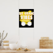 Zurück zur Schule Erste Klasse Vibes Shirt erster Poster (Küche)