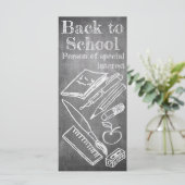 Zurück zur Schule im Chalkboard-Stil (Stehend Vorderseite)