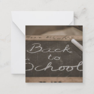 Zurück zur Schule in alten Schulgebäuden Mitteilungskarte