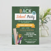 Zurück zur Schule Party Green Chalkboard Spaß einl Einladung (Stehend Vorderseite)