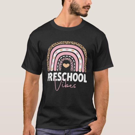 Zurück zur Vorschule Vibes Rainbow Leopard Tee (Vorderseite)
