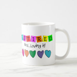 "Zurückgezogen und es liebend" T - Shirts und Kaffeetasse