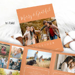 Zusammengenommen mehrjähriges Foto Dreifach Gefaltete Urlaubskarte<br><div class="desc">Einfach minimalistischer Stil Merry und Grateful zusammen chic handgeschriebene Typografie Drehbuch Familienjahr in Rezension 8 Foto Collage Gallery Orange Aprikose Ferienkarte mit Ihrem individuellen personalisierten Text.</div>