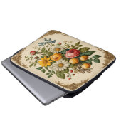 Zusammensetzung der Vintagen Blume auf Pergament Laptopschutzhülle (Vorne Knopf)