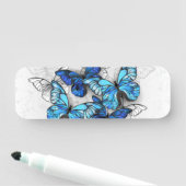 Zusammensetzung der weißen und blauen Schmetterlin Namensschild (Beispiel)