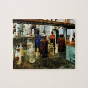 Zusammensetzung von Chemikalien in Flaschen Puzzle