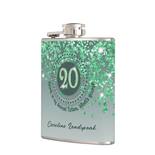 Zwanzig & grüne Glitzer- und Trinkangebote Flachmann (Links)