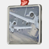 Zwei A-10C-Thunderbolzen II fliegen formatgenau Silbernes Ornament (Links)