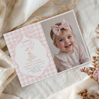 Zwei Alberne Gänsehühnchen Pink Bow 2. Geburtstag Einladung