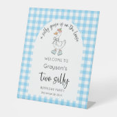 Zwei Alberne Goose Blue 2. Geburtstag Begrüßungsze Sockelschild (Vorderseite)