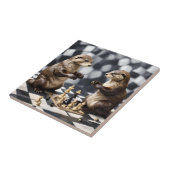 Zwei andere spielen Schach, Fliese (Seite)