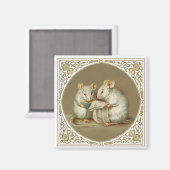 Zwei anthropomorphes White Mäuse Reading Paper Magnet (Vorderseite/Rückseite)