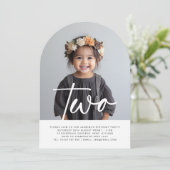 Zwei Arch-Foto zum Geburtstag Einladung (Stehend Vorderseite)