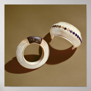 Zwei Armbänder aus dem Grab von Tutankhamun Poster