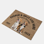 Zwei Beagle Personalisiert Hund Lover Doormat Fußmatte (Schrägansicht)