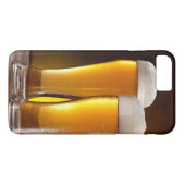 Zwei Biergläser auf einem Holztisch Case-Mate iPhone Hülle (Rückseite (Horizontal))