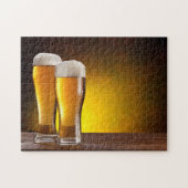 Zwei Biergläser auf einem Holztisch Puzzle (Horizontal)