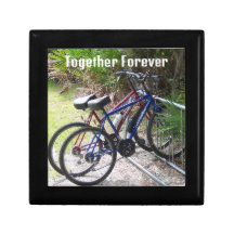 Zwei Bikes in einer Rack-Keramik Geschenkboxen