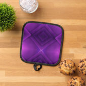 Zwei Bilder eines lila Topfhalters mit einem geome Topflappen (Oben Unten)