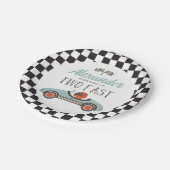 Zwei blaue Rennwagen zum Geburtstag Pappteller (Schrägansicht)