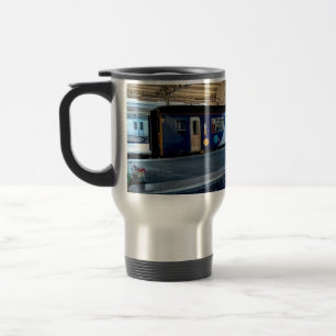 Zwei blaue Züge Reisebecher