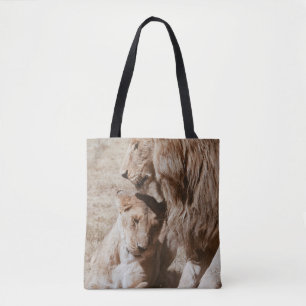 ZWEI BROWLLIG AUF GRÜNEM FELD TASCHE